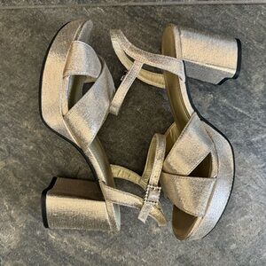 Platform Gold Kenneth Cole Heels 8.5